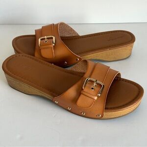 Universal Thread Women's Tan Slide Sandals  Size 9.5